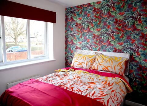 Bed, Photo of the whole room, Bedroom