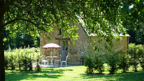 Facade/entrance, Natural landscape, Garden, Garden view
