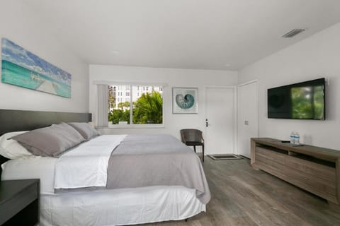 Elizabeth House Inn Apartment in Deerfield Beach