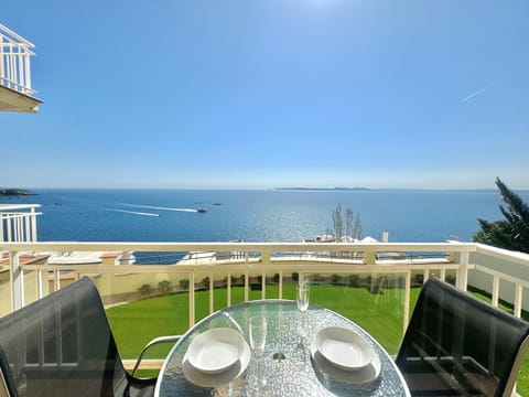 View (from property/room), Balcony/Terrace, Sea view