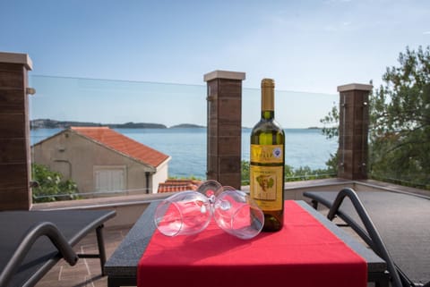 Poseydon Beach Bungalow Apartment in Plat