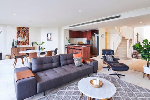 Kitchen or kitchenette, Living room, Dining area, minibar