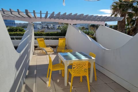 Property building, Balcony/Terrace