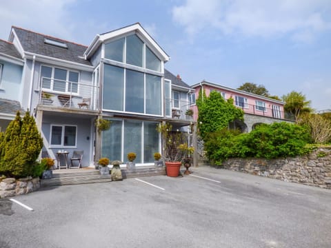 The Mushroom House Apartment in Wales
