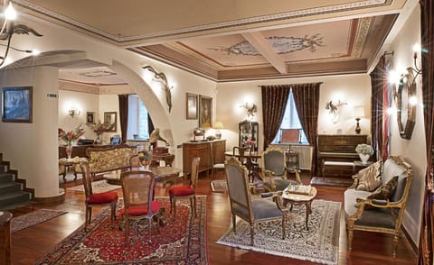 Living room, Business facilities, Seating area