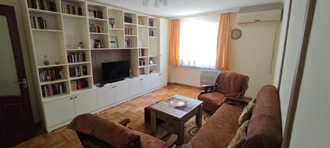 TV and multimedia, Seating area