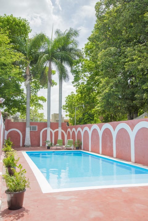 Swimming pool
