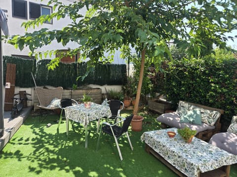 Patio, Garden view