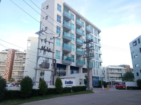 Property building, Facade/entrance, Bird's eye view