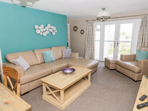 Harbour View Apartment in Llanbadrig