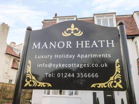 Manor Heath Apartment 4 Apartment in Scarborough