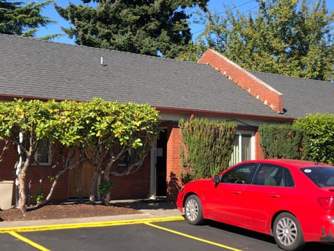 Monticello Motel Motel in Portland