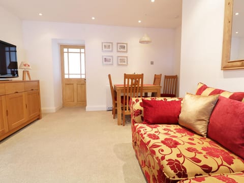 19 Cwmorthin Road House in Wales