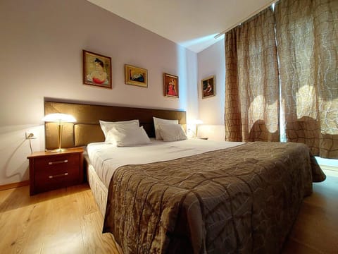 TV and multimedia, Seating area, Floor plan, Bedroom, Quiet street view, furniture, soundproof, towels, air conditioner