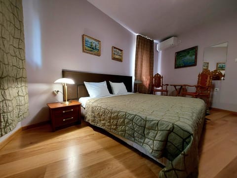 Day, TV and multimedia, Seating area, Floor plan, Bedroom, Quiet street view, soundproof