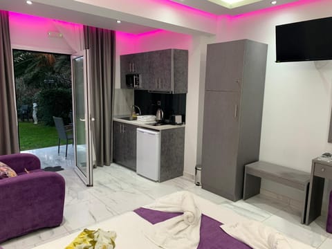 Alrose Apartment in Limenaria