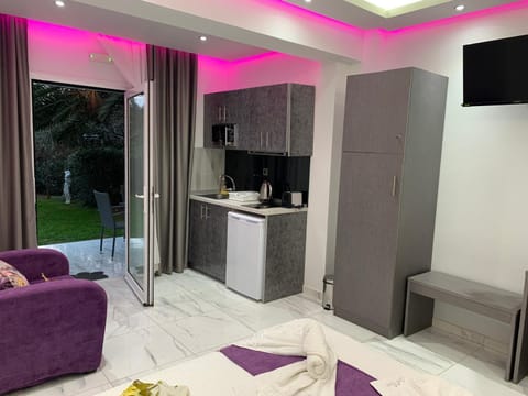 Alrose Apartment in Limenaria