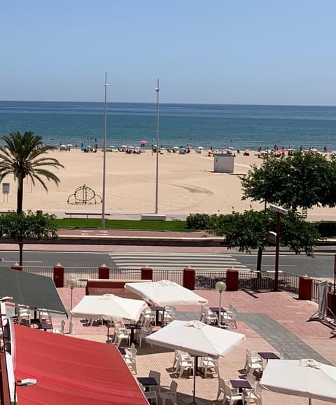 Restaurant/places to eat, Sea view