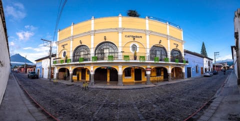 Property building, Facade/entrance, Day