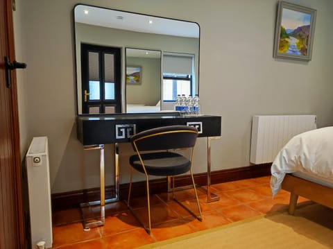 Ivy House Vacation rental in Galway