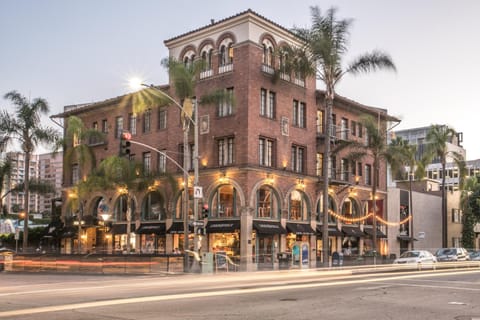 Property building, Day, Neighbourhood, City view, Street view, Location