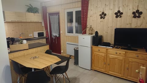 Gîte tout confort 4 personnes House in Besse-et-Saint-Anastaise