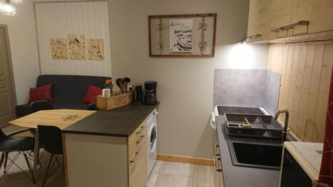 Gîte tout confort 4 personnes House in Besse-et-Saint-Anastaise