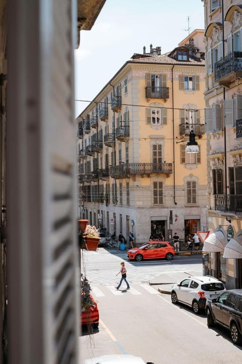 Day, Neighbourhood, City view, Street view