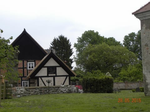 Historisches Küsterhaus Reetdachträume House in Mecklenburgische Seenplatte