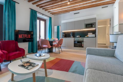 Living room, Dining area