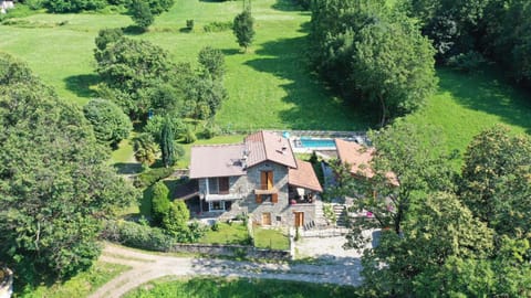 Property building, Natural landscape, Bird's eye view, Garden, Pool view, Swimming pool
