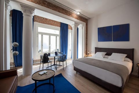 Bed, Bedroom, Landmark view