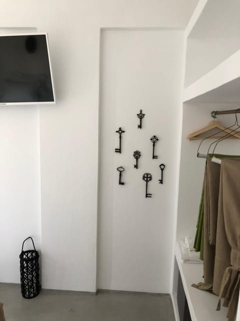 Black Coast Santorini Hotel in Perissa