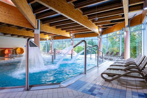 Massage, Sauna, Solarium, Steam room, Spa and wellness centre/facilities, Swimming pool, Swimming pool