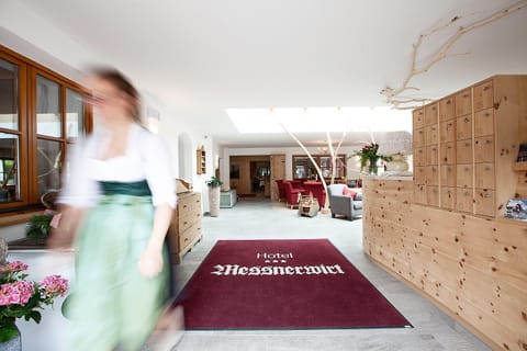 Lobby or reception, Decorative detail