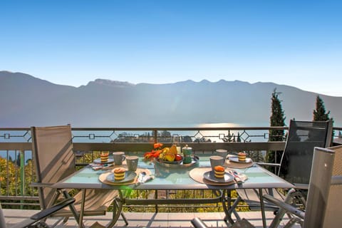 Balcony/Terrace, Lake view