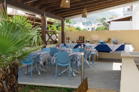 Garden, Mountain view, Buffet breakfast