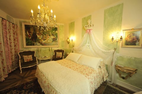 B&B La Maison degli Angeli Bed and Breakfast in Desenzano del Garda