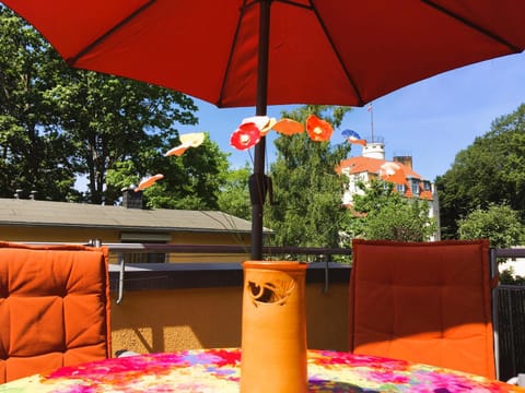 Patio, Patio, Day, Garden, Garden, Balcony/Terrace, Balcony/Terrace, Garden view, Garden view