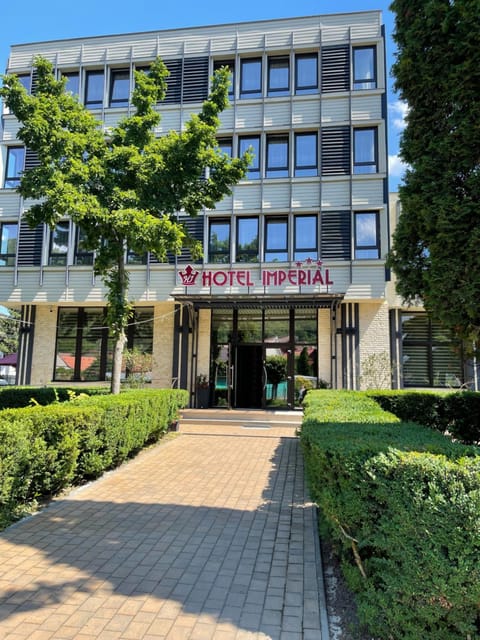 Property building, Facade/entrance, Spring
