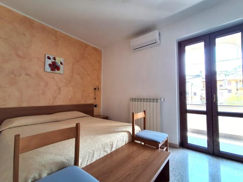 Bed, View (from property/room), Balcony/Terrace, City view, heating, air conditioner