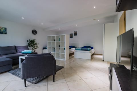 TV and multimedia, Living room, Bedroom