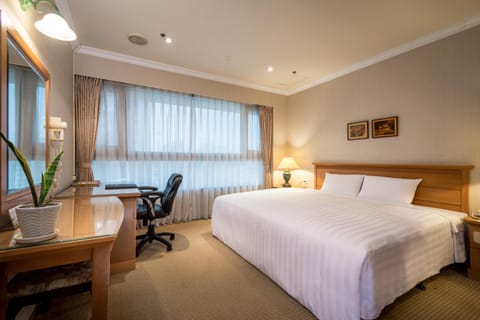 Photo of the whole room, bunk bed