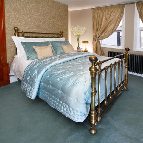 Bed, Photo of the whole room, Bedroom, internet