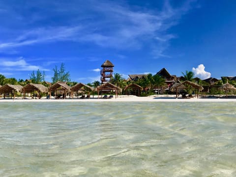 Property building, Day, Natural landscape, Beach, Sea view, Area and facilities