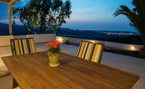 Balcony/Terrace, City view, Garden view, Mountain view, Sea view