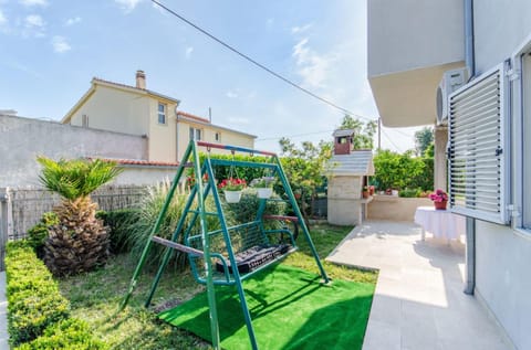 BBQ facilities, Children play ground, Garden, Balcony/Terrace, Banquet/Function facilities, Entertainment