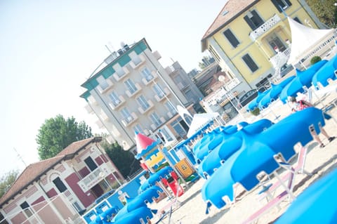 Communal lounge/ TV room, Facade/entrance, Food close-up, Children play ground, Fishing, Garden, Minigolf, Snorkeling, Table tennis, Balcony/Terrace, Lobby or reception, Lounge or bar, Beach, Hiking, Cycling, Diving, Kids's club, Evening entertainment, Pets, Alcoholic drinks, Non alcoholic drinks, Family
