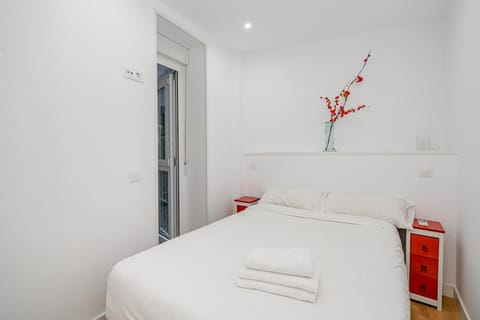 Photo of the whole room, Decorative detail, Decorative detail