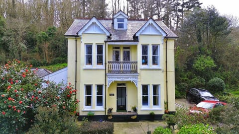 Roselyn House House in England